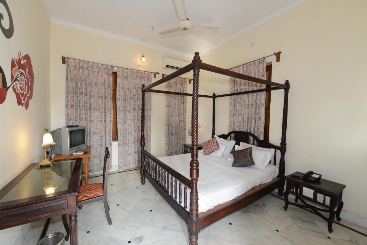 Hotel Harasar Haveli Биканер Экстерьер фото
