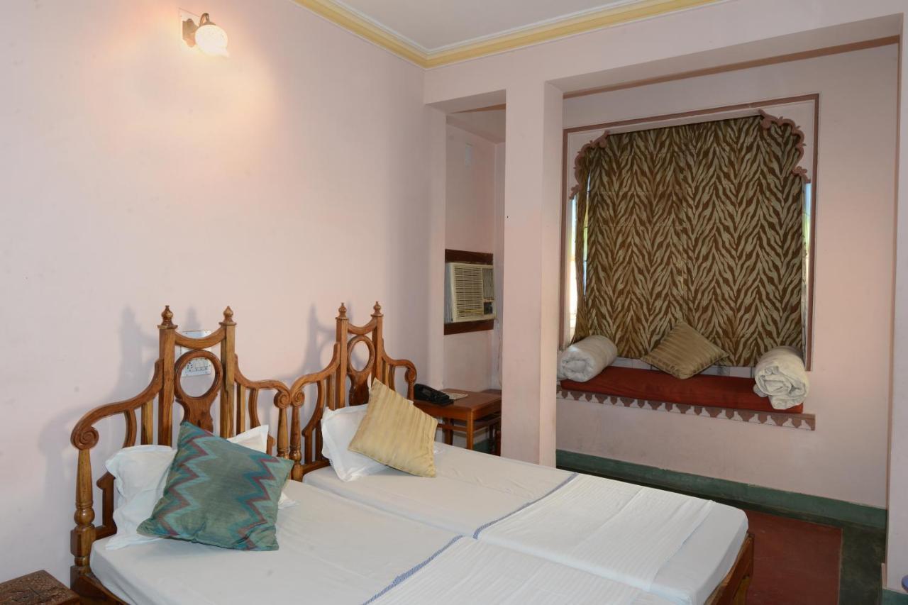 Hotel Harasar Haveli Биканер Экстерьер фото